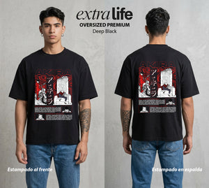 Neo Tokyo | Neo Tokyo en Llamas #00021 - Playera Oversized Premium | Deep Black - Foto en modelo