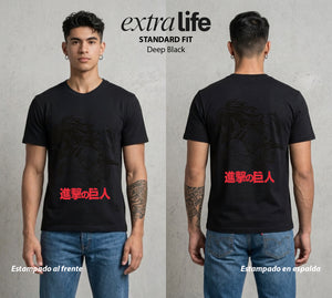 Mas Alla del Muro | La Mejor Combatiente #00123 - Playera Standard Fit | Deep Black - Foto en modelo