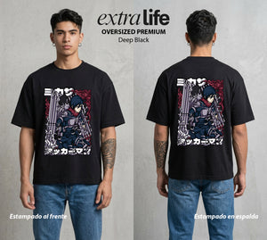 Mas Alla del Muro | La Guardiana Leal #00127 - Playera Oversized Premium | Deep Black - Foto en modelo