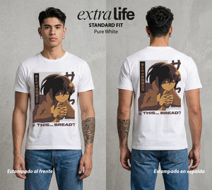 Mas Alla del Muro | La Cazadora Hambrienta #00128 - Playera Standard Fit | Pure White - Foto en modelo