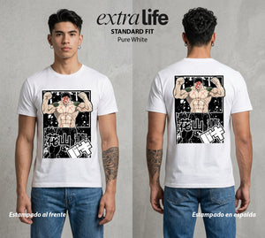 Los Combatientes del Submundo | El Hijo del Ogro #00171 - Playera Standard Fit | Pure White - Foto en modelo