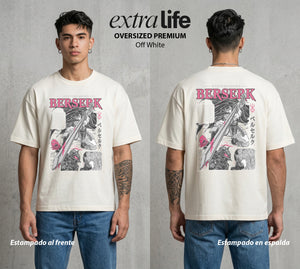 La Marca del Sacrificio | La Marca del Destino #00205 - Playera Oversized Premium | Off White - Foto en modelo
