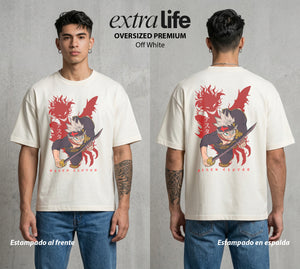 El Trebol Magico | Black Clover Asta #00230 - Playera Oversized Premium | Off White - Foto en modelo
