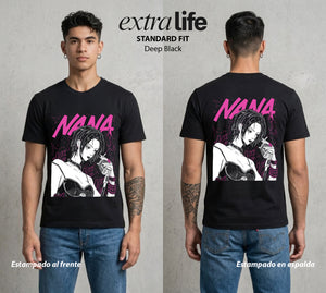 Dos Destinos Un Nombre | La Punk del Destino #00247 - Playera Standard Fit | Deep Black - Foto en modelo