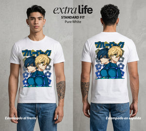 La Prision del Gol | Blue Lock Yoichi X #00322 - Playera Standard Fit | Pure White - Foto en modelo