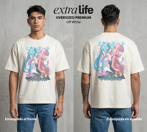 Del Cuarto al Escenario | La Guitarra del Cuarto #00327 - Playera Oversized Premium | Off White - Foto en modelo