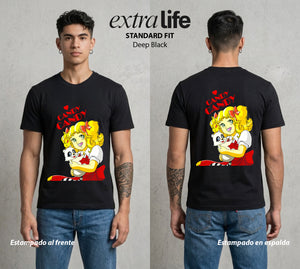 El Orfanato del Amor | La Alegria del Orfanato #00353 - Playera Standard Fit | Deep Black - Foto en modelo