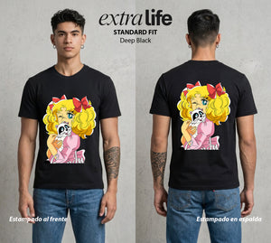 El Orfanato del Amor | El Amor que Nunca Para #00354 - Playera Standard Fit | Deep Black - Foto en modelo