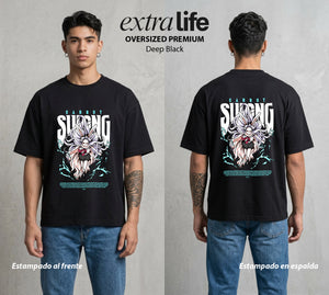 Mar de los Piratas | La Mink del Amanecer #00368 - Playera Oversized Premium | Deep Black - Foto en modelo