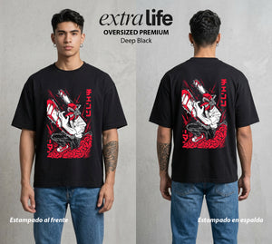El Contrato Infernal | Motosierra y Corazon #00408 - Playera Oversized Premium | Deep Black - Foto en modelo