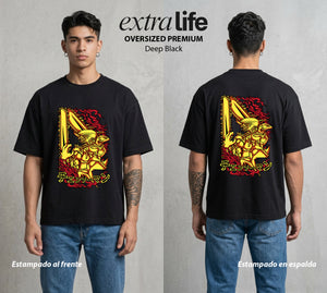El Contrato Infernal | Motosierra y Corazon #00422 - Playera Oversized Premium | Deep Black - Foto en modelo