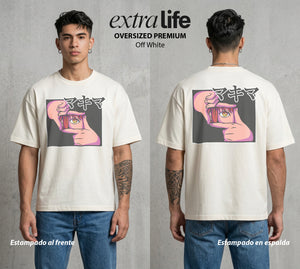 El Contrato Infernal | El Control Absoluto #00439 - Playera Oversized Premium | Off White - Foto en modelo