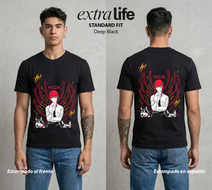 El Contrato Infernal | El Amor Controlado #00444 - Playera Standard Fit | Deep Black - Foto en modelo
