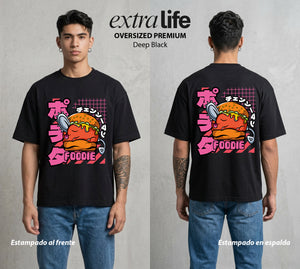 El Contrato Infernal | El Cachorro de Sierra #00457 - Playera Oversized Premium | Deep Black - Foto en modelo