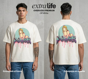 El Contrato Infernal | La Sangre del Diablo #00460 - Playera Oversized Premium | Off White - Foto en modelo
