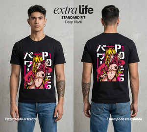 El Contrato Infernal | La Demoníaca del Equipo #00464 - Playera Standard Fit | Deep Black - Foto en modelo