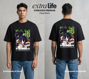 El Contrato Infernal | La Chica Explosiva #00486 - Playera Oversized Premium | Deep Black - Foto en modelo