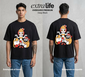 El Trato con el Diablo | La Copa Diabólica #00532 - Playera Oversized Premium | Deep Black - Foto en modelo