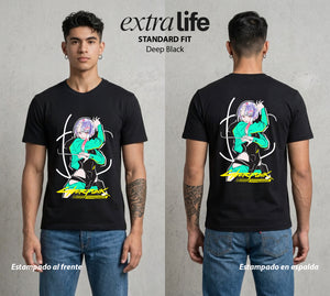 Los Corredores del Filo | La Chica del Salon #00545 - Playera Standard Fit | Deep Black - Foto en modelo
