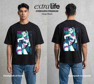 Los Corredores del Filo | La Furia Compacta #00552 - Playera Oversized Premium | Deep Black - Foto en modelo