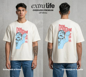 Lo Paranormal Cotidiano | La Cazadora de Espiritus #00581 - Playera Oversized Premium | Off White - Foto en modelo