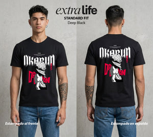 Lo Paranormal Cotidiano | El Que Cree en Todo #00583 - Playera Classic Premium | Deep Black - Foto en modelo