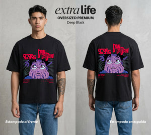 Lo Paranormal Cotidiano | El Chico del Ocultismo #00584 - Playera Oversized Premium | Deep Black - Foto en modelo