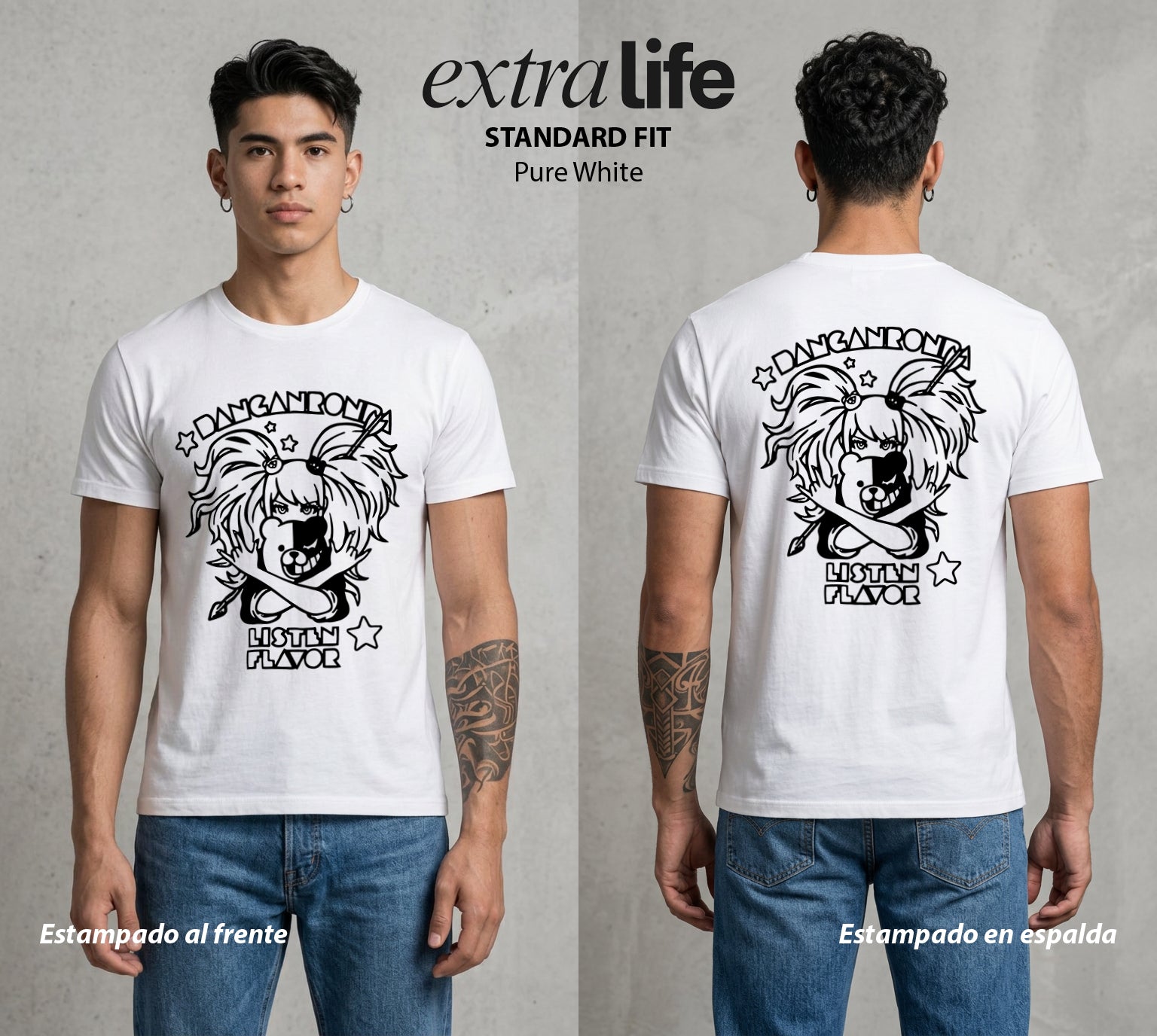 El Juicio Final Escolar | El Juez de la Desesperanza #00600 - Playera Standard Fit | Pure White - Foto en modelo