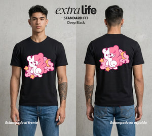 El Juicio Final Escolar | El Osito de la Desesperanza #00611 - Playera Standard Fit | Deep Black - Foto en modelo