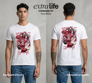 Los Pilotos del Meca | La Sangre Rosa del Poder #00631 - Playera Standard Fit | Pure White - Foto en modelo
