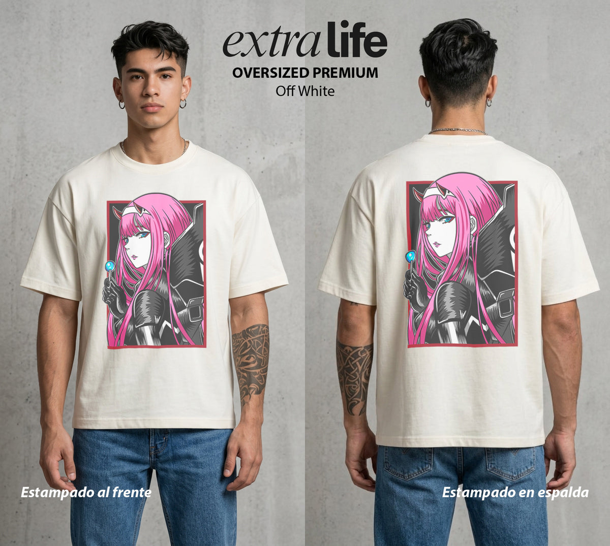 Los Pilotos del Meca | La Co-Piloto del Destino #00632 - Playera Oversized Premium | Off White - Foto en modelo