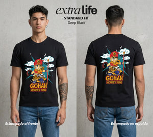 El Poder de las Esferas | El Hijo del Guerrero #00747 - Playera Standard Fit | Deep Black - Foto en modelo