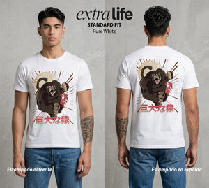 El Poder de las Esferas | El Gran Mono Saiyajin #00857 - Playera Standard Fit | Pure White - Foto en modelo