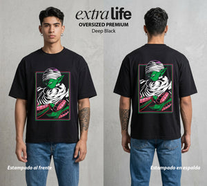 El Poder de las Esferas | El Guardian Namekiano #00861 - Playera Oversized Premium | Deep Black - Foto en modelo