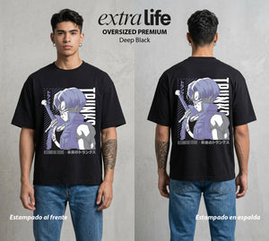 El Poder de las Esferas | Dos Tiempos un Heroe #00896 - Playera Oversized Premium | Deep Black - Foto en modelo
