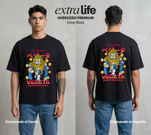 El Poder de las Esferas | Orgullo Saiyajin #00909 - Playera Oversized Premium | Deep Black - Foto en modelo