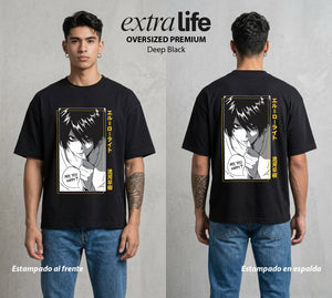 El Cuaderno del Juicio | Death Note L #00933 - Playera Oversized Premium | Deep Black - Foto en modelo