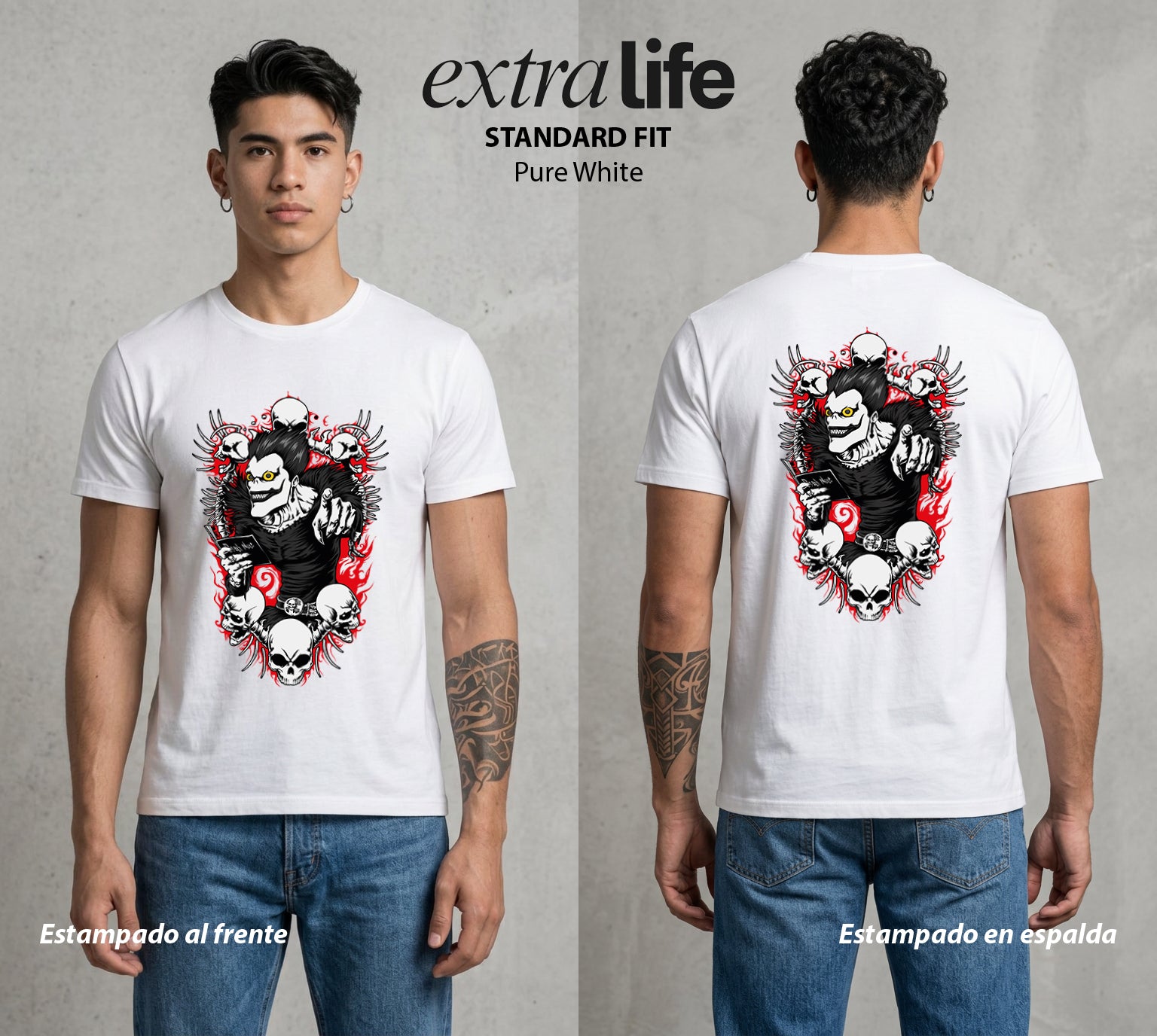 El Cuaderno del Juicio | La Manzana de la Muerte #00949 - Playera Standard Fit | Pure White - Foto en modelo