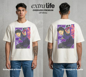 Cazadores de la Noche | La Pistola del Cazador #01008 - Playera Oversized Premium | Off White - Foto en modelo