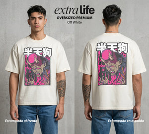 Cazadores de la Noche | El Miedo Hecho Demonio #01033 - Playera Oversized Premium | Off White - Foto en modelo