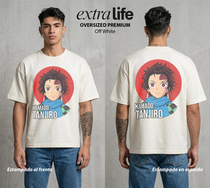 Cazadores de la Noche | El Cazador del Agua #01066 - Playera Oversized Premium | Off White - Foto en modelo