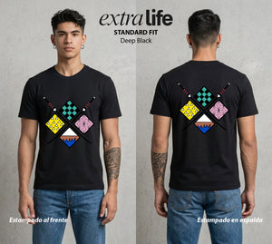 Cazadores de la Noche | El Emblema del Cazador #01087 - Playera Standard Fit | Deep Black - Foto en modelo