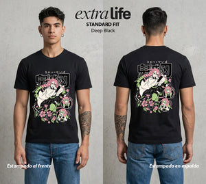 Cazadores de la Noche | El Amor en Llamas #01094 - Playera Standard Fit | Deep Black - Foto en modelo