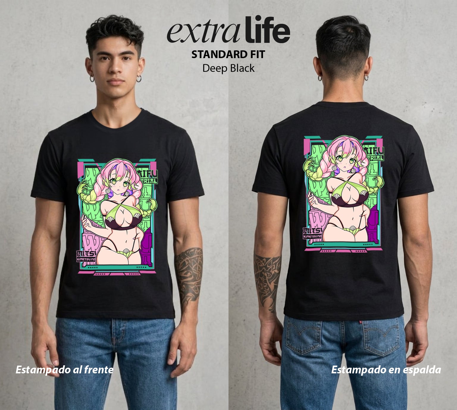 Cazadores de la Noche | La Flexibilidad del Amor #01100 - Playera Standard Fit | Deep Black - Foto en modelo