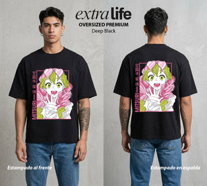 Cazadores de la Noche | Rosa y Fuerza #01103 - Playera Oversized Premium | Deep Black - Foto en modelo