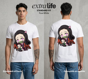 Cazadores de la Noche | La Demonia del Bien #01157 - Playera Standard Fit | Pure White - Foto en modelo
