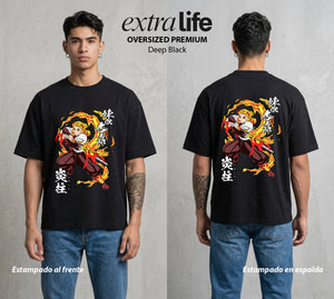 Cazadores de la Noche | El Corazon Ardiente #01170 - Playera Oversized Premium | Deep Black - Foto en modelo