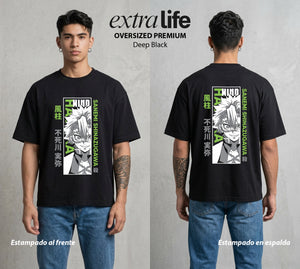 Cazadores de la Noche | Cicatrices y Fuerza #01176 - Playera Oversized Premium | Deep Black - Foto en modelo