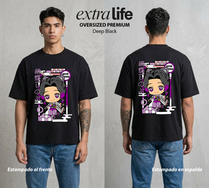 Cazadores de la Noche | La Mariposa Venenosa #01183 - Playera Oversized Premium | Deep Black - Foto en modelo