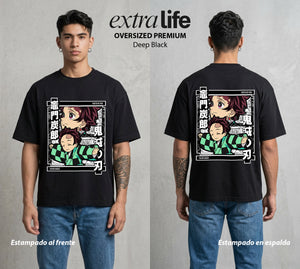 Cazadores de la Noche | El Cazador del Agua #01216 - Playera Oversized Premium | Deep Black - Foto en modelo